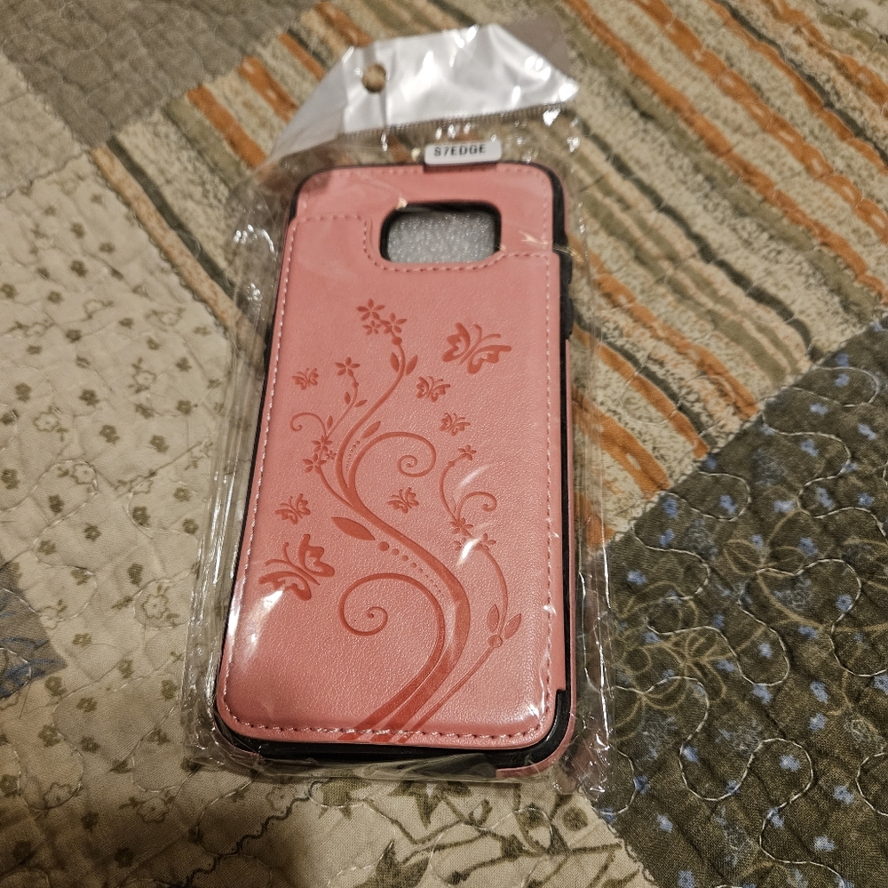 Samsung Galaxy s7 edge phone case Color is Pink Please go to my page and see ot